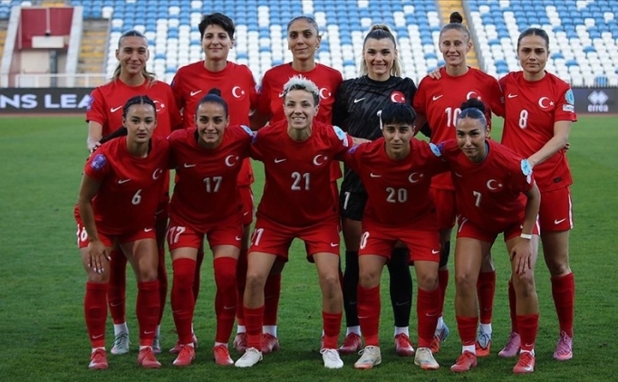T�rkiye-Kosova Kad�n futbol ma�� i�in m�jde!