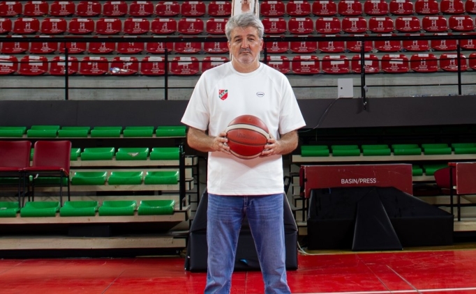 Karyaka'da baantrenr Beok ile yollar ayrld!