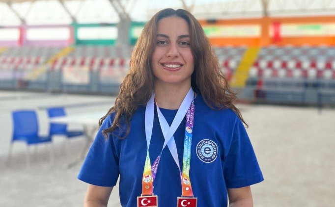 Egeli sporcu Beyza Tatarl� boccede �ampiyon oldu
