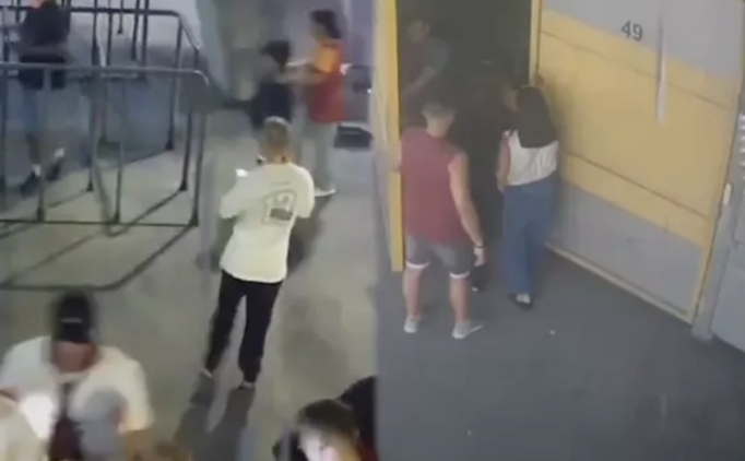 Galatasaray - Rizespor ma��nda usuls�z seyirci skandal�