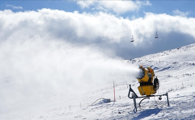 Erciyes Kayak Merkezi, suni karlama ile yeni sezona haz�rlan�yor