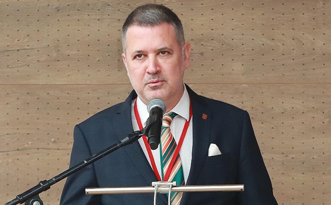 Kar��yaka'da Erg�ll� frene bast�, Karal'dan a��klama bekleniyor