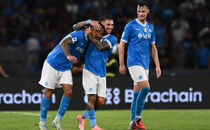 Napoli evinde hata yapmad�!