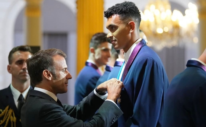 Fenerbah�eli y�ld�zlara Fransa'dan b�y�k onur!