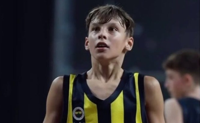 Fenerbah�eli k���k Jasikevicius Bal�kesir'de parkede