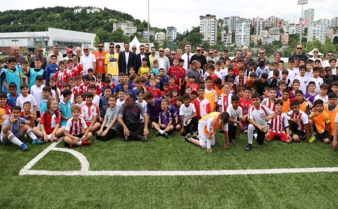 Minikler Okullar Aras� Futbol Turnuvas� Samsun'da ba�lad�