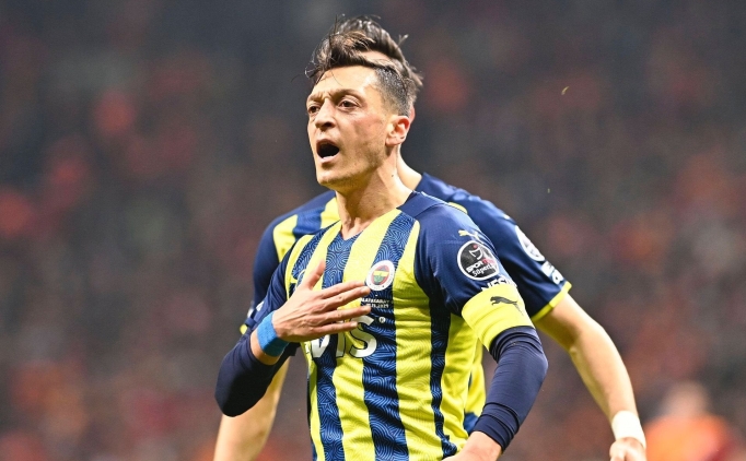 Bukayo Saka'dan Mesut �zil'e b�y�k �vg�: '�st d�zey oyuncuydu'