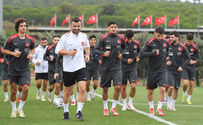 �mit Milli Tak�m'da 2 oyuncu sakatl�k nedeniyle kadrodan ��kar�ld�