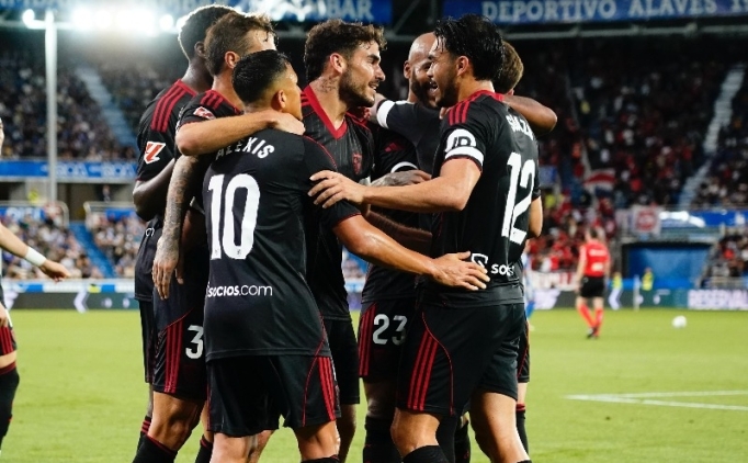 Sevilla deplasmanda kazand�