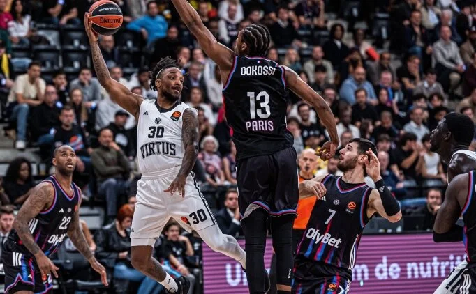 Paris, Bologna deplasmannda net kazand