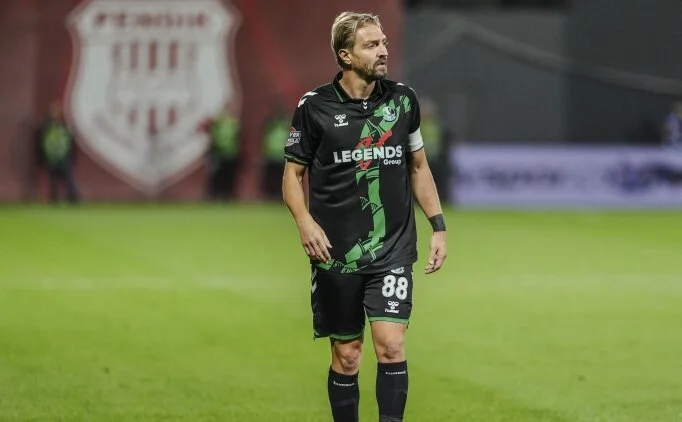 Caner Erkin'e verilen 6 ma� ceza onand�