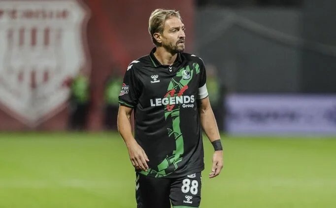 Sakaryaspor'da iki isim i�in yeni karar!