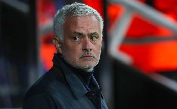 Jose Mourinho'dan Benfica'ya fla� talep!