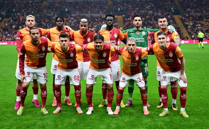 Galatasaray'da derbi �ncesi bek alarm�!