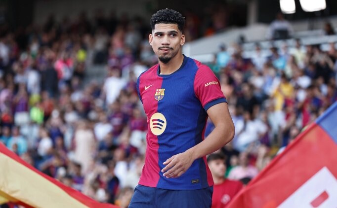 Barcelona'da ele�tiriler sonras� ayr�l�k ihtimali: Ronald Araujo!