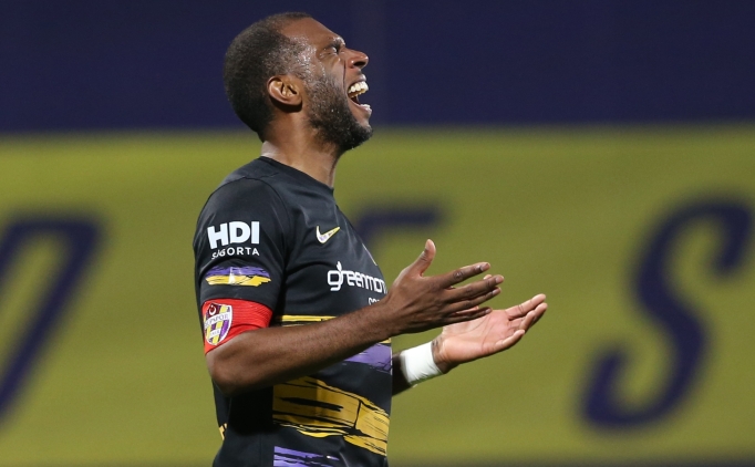 Ryan Babel, Kings League ile sahalara d�n�yor