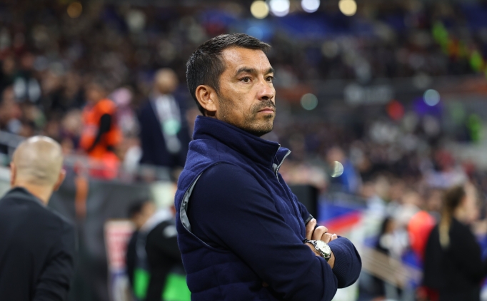 Van Bronckhorst, Leeds'in hedefinde!