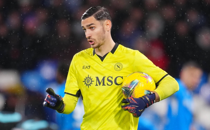 Napoli, Alex Meret ile nikah tazelemeye yak�n