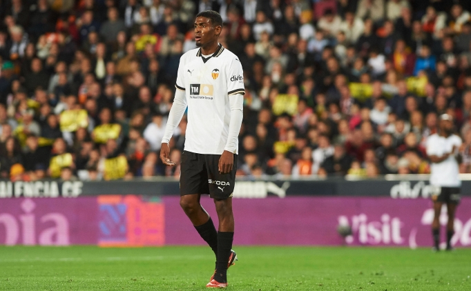 Arsenal, Cristhian Mosquera transferinde sona yakla�t�