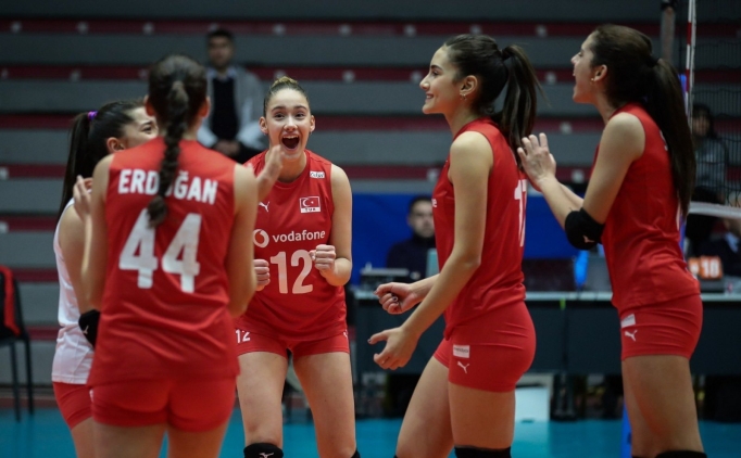 U16 K�z Milli Tak�m�, Romanya'ya set vermedi