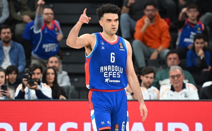 Anadolu Efes'te ayr�l�k: Elijah Bryant