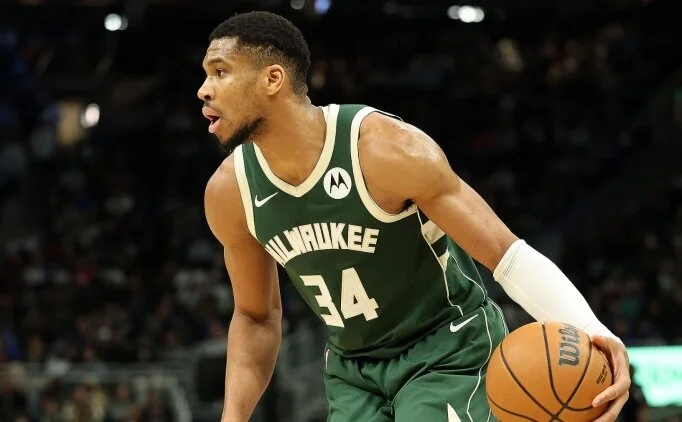 Warriors'n gz Giannis Antetokounmpo'da olabilir!