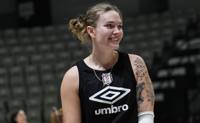 Be�ikta� Kad�n Voleybol Tak�m�, Julia Szczurowska'y� transfer etti
