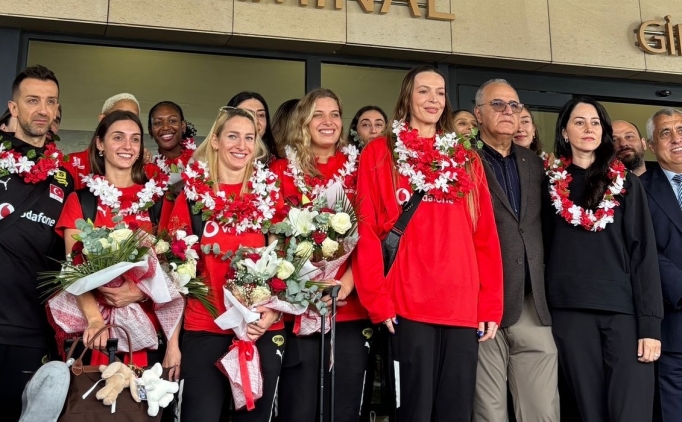 Gizem �rge: 'Biz voleybol �lkesiyiz demeye devam ediyoruz'