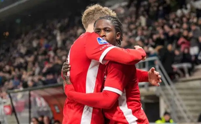 AZ Alkmaar kupada yar� finalde!