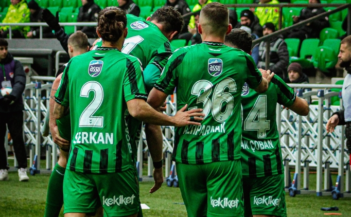 Sakaryaspor,, geriden gelip kazand�