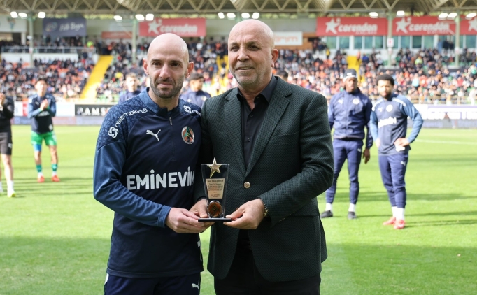 Alanyaspor, 5 oyuncu i�in imza t�reni d�zenledi