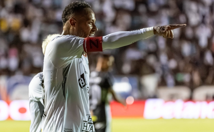 Neymar, Santos'la s�zle�mesini 6 ay uzatt�!