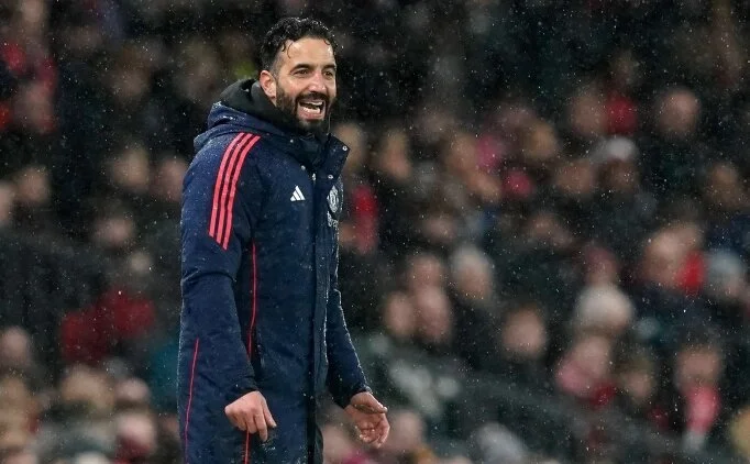 Paul Scholes: 'Amorim'in d�rt d�neme ihtiyac� var!'