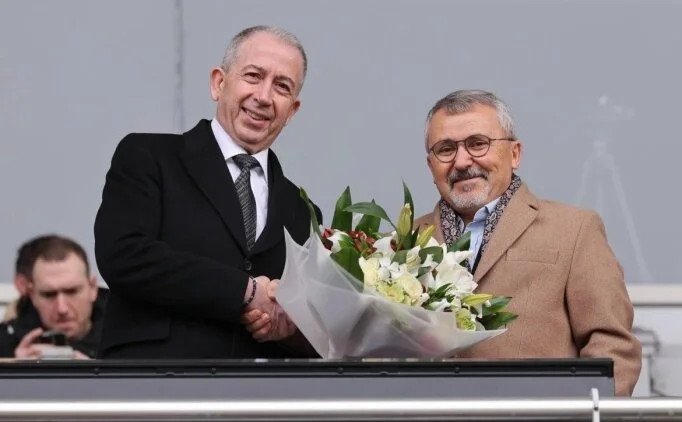 Galatasaray'a �i�ekli kar��lama!