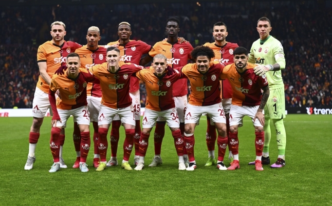 Galatasaray, ayn� hafta iki derbiye ��kacak!