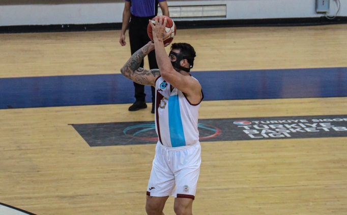 Trabzonspor, parkede kazanarak liderli�ini s�rd�rd�!