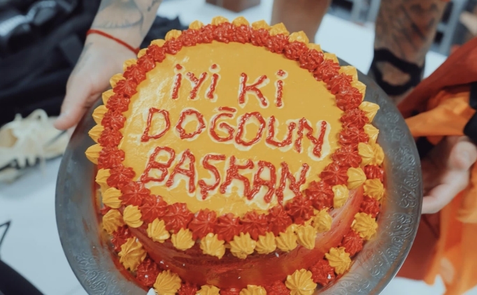 Galatasarayl� futbolculardan, Ali Ko�'a pasta