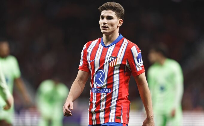 Julian Alvarez'in menajerinden transfer iddialar�na yan�t!