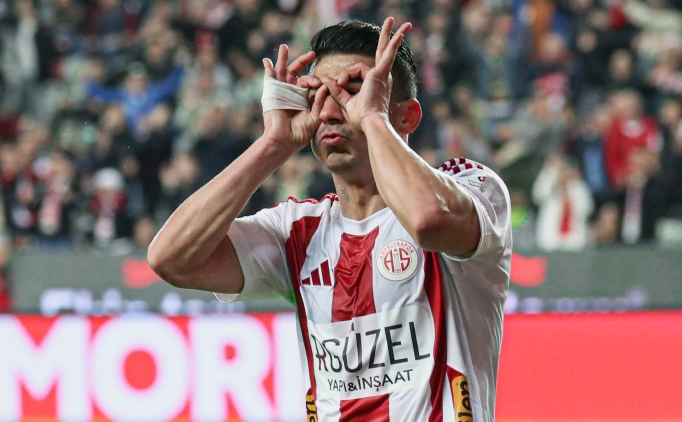 Antalyaspor, sahas�nda Samsunspor'u da ge�ti!