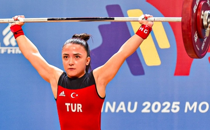 Milli halterci Cansu Bekta�, �st �ste 3. kez Avrupa �ampiyonu!