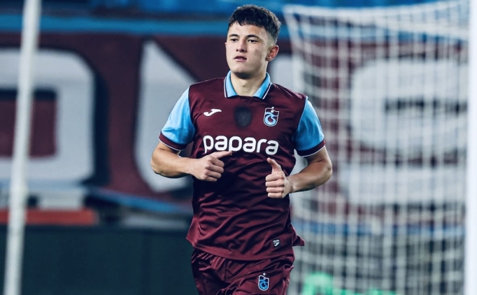 Trabzonspor'da gen� futbolcu Taha Emre �nce, ameliyat edildi