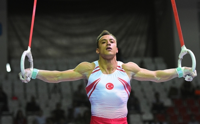 Milli cimnastik�imiz Adem Asil, H�rvatistan'da alt�n madalyan�n sahibi!