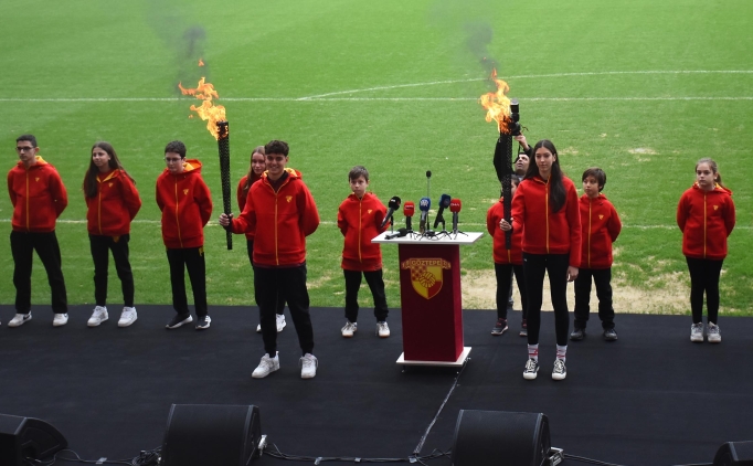 G�ztepe'de 100'�nc� y�l co�kusu ba�lad�