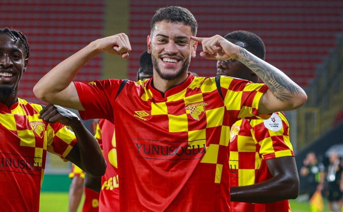 Romulo'yu isteyen d�rt kul�p ve talep edilen bonservis!