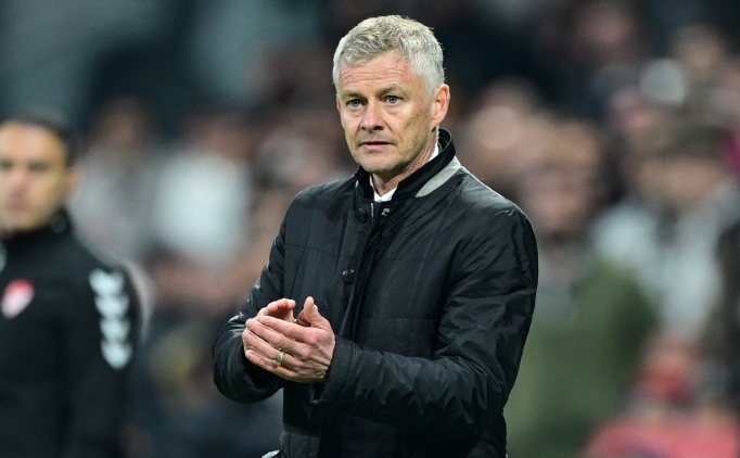 Solskjaer, y�netimden stoper istedi!
