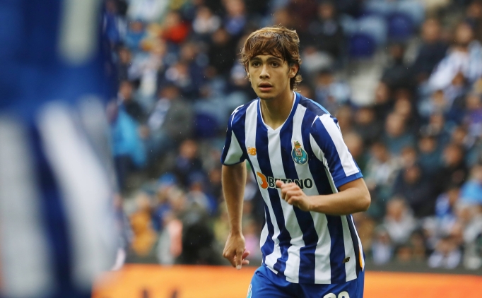 Porto, gen� y�ld�z� Rodrigo Mora ile s�zle�me uzatt�