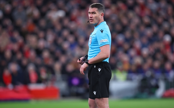 Istvan Kovacs, hakemlik tarihinde bir ilke imza att�!