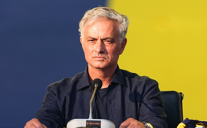 Fenerbah�eli y�ld�zlar isyan etti: 'Mourinho varsa biz yokuz'