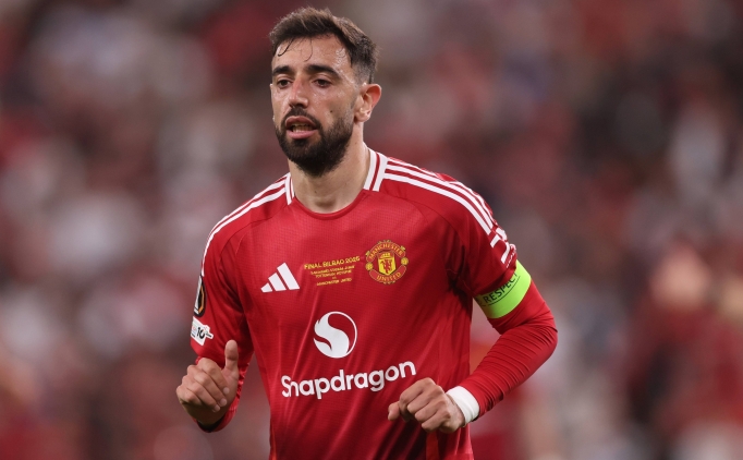Manchester United'da Bruno Fernandes'e veda ihtimali!