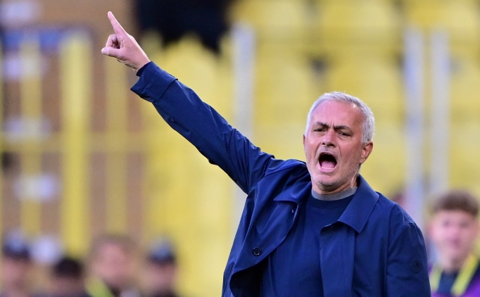 Fenerbah�e'de savunma duvar� ��kt�!